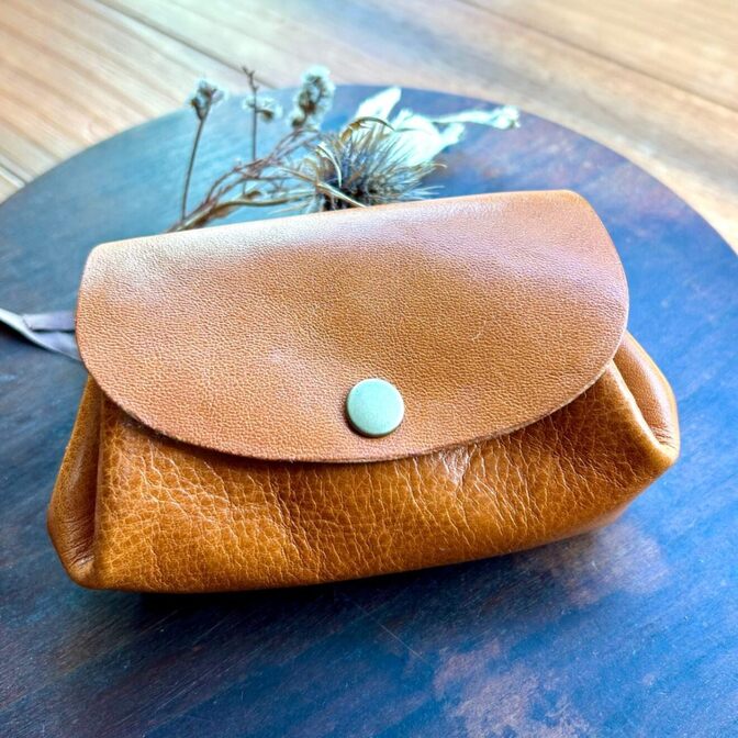 【ハンドメイド】〜本革カシメお財布　小物入れ〜
