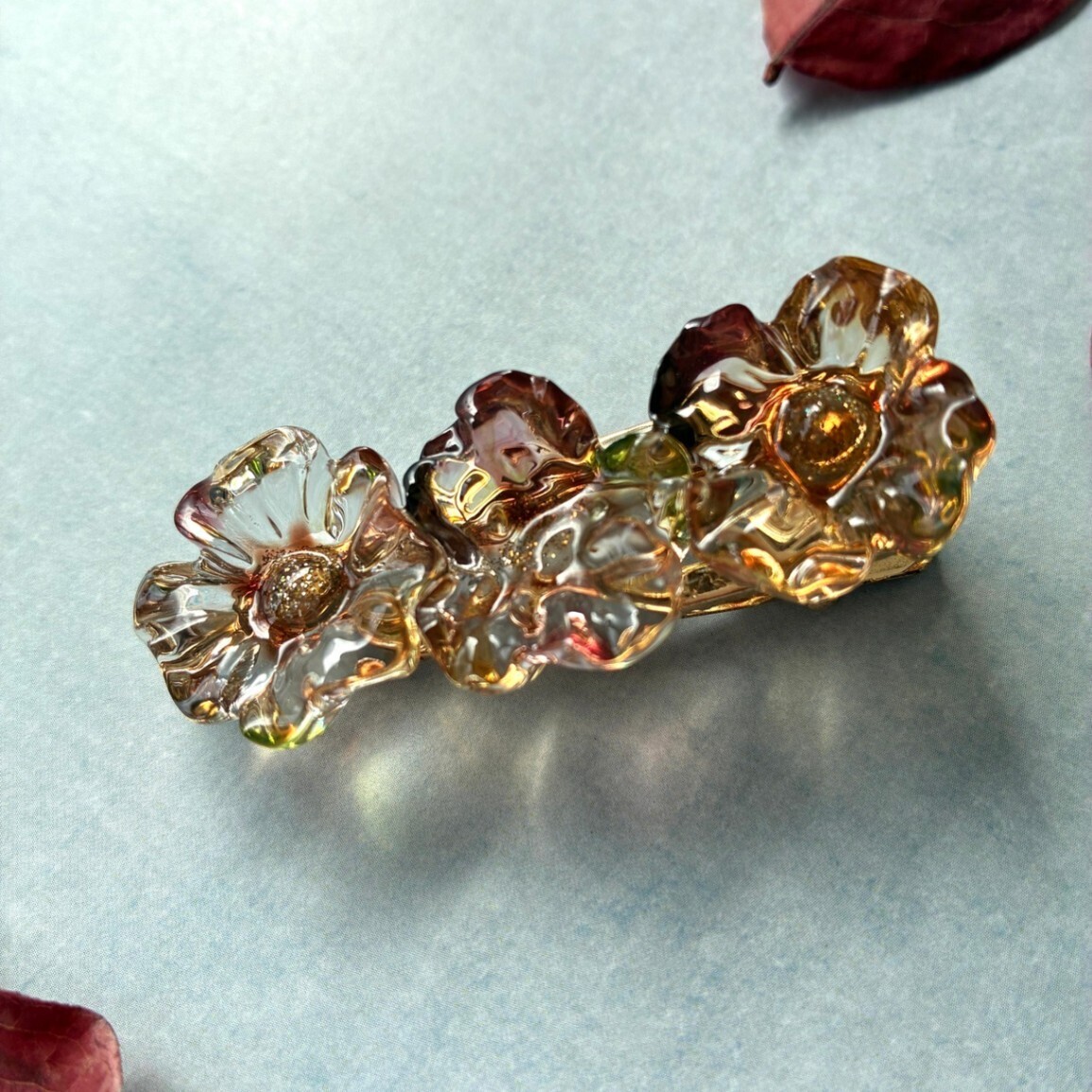 ヘアクリップ レジン 花 髪飾り 秋 紅葉 べっ甲風 ブラウン まとめ髪
