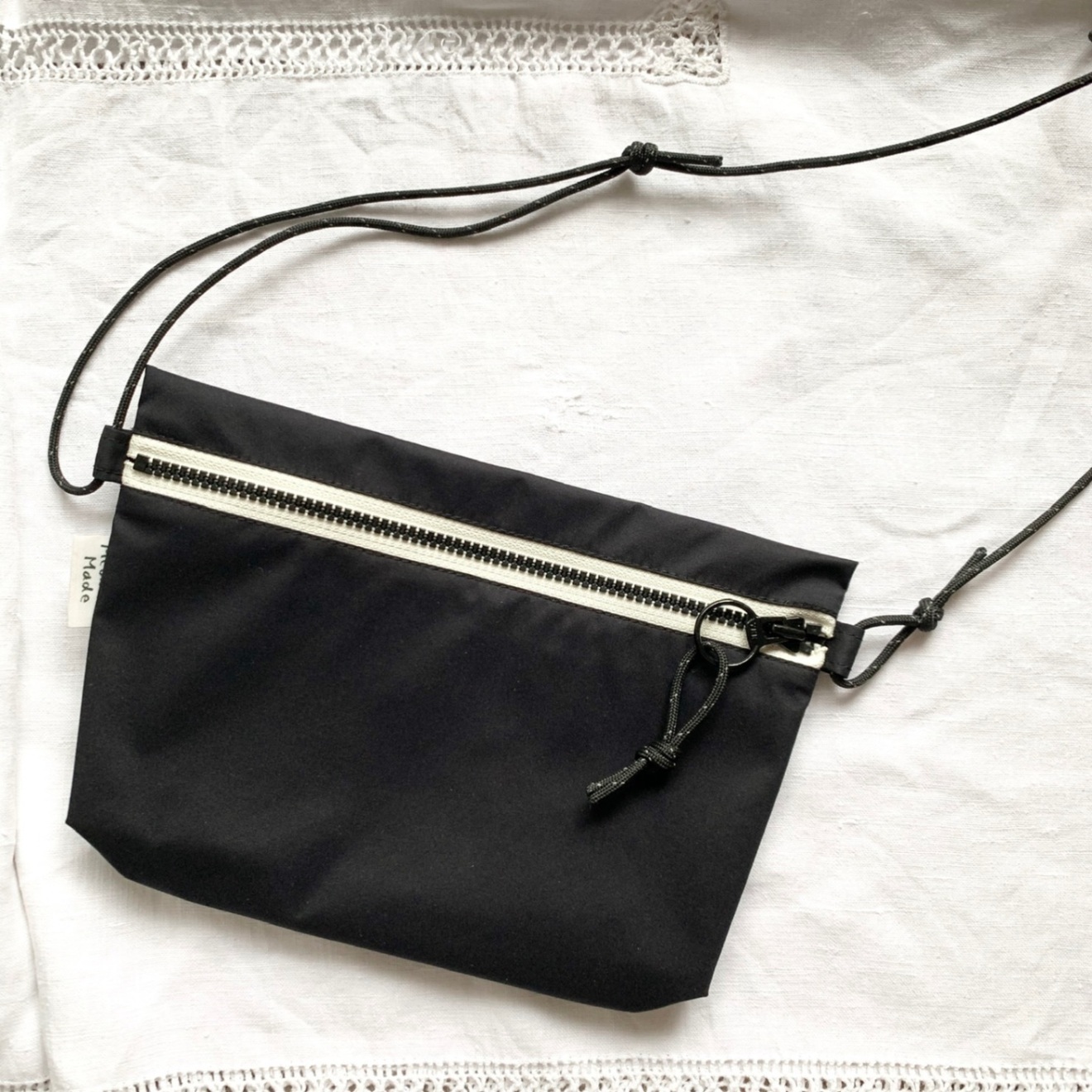 【撥水防水】5つのポケット☆コンパクトで軽量☆サコッシュ/ブラック