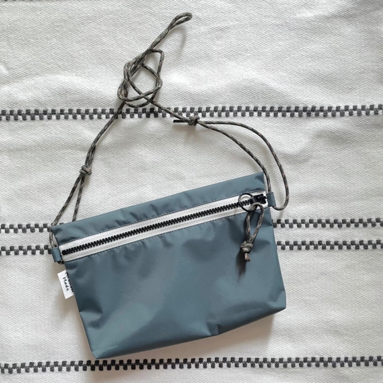 【撥水防水】5つのポケット☆コンパクトで軽量☆サコッシュ/サビグリーン