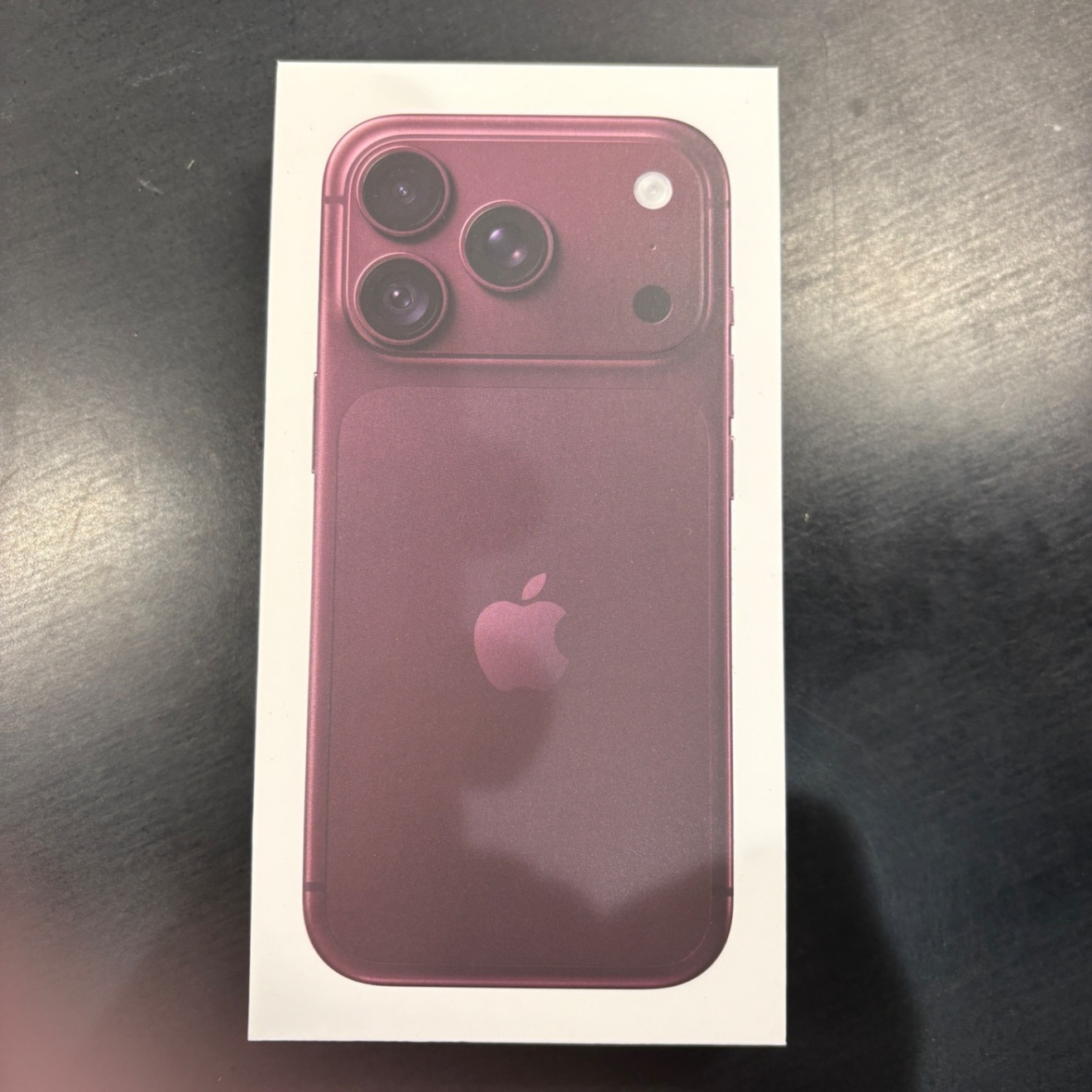 iPhone18 pro 256G バーガンディ　新品