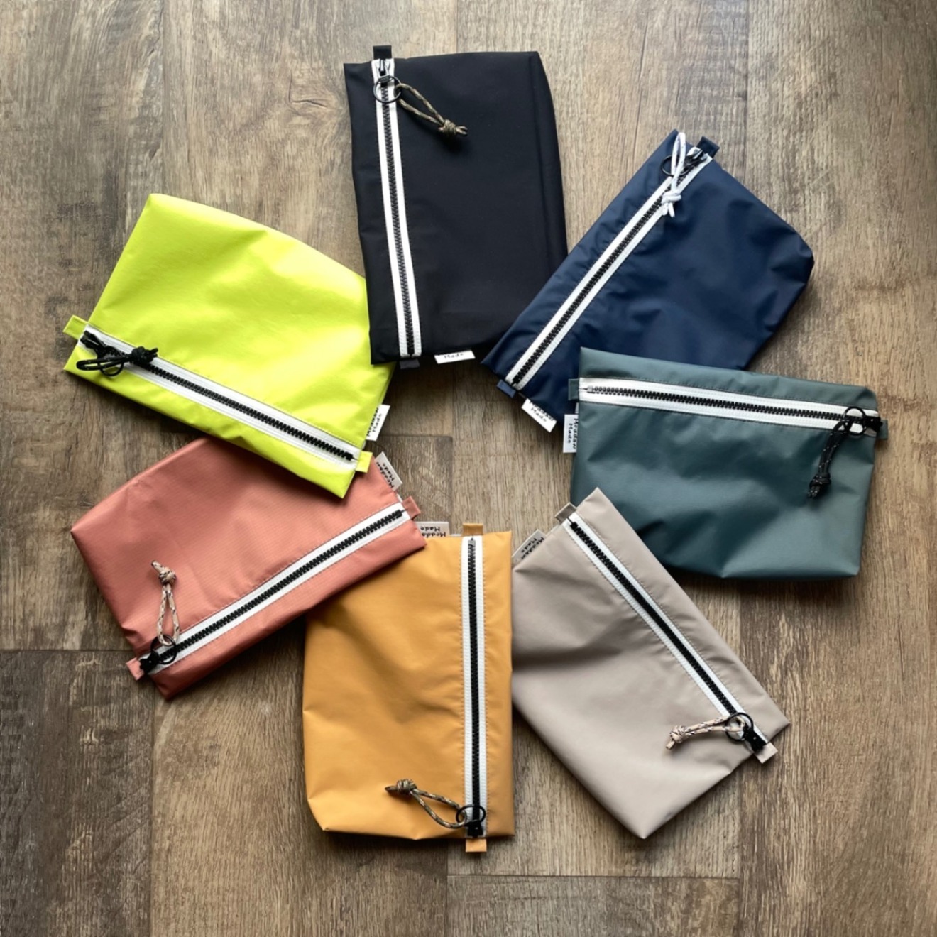 【撥水防水】5つのポケット☆コンパクトで軽量☆サコッシュ/ネイビー