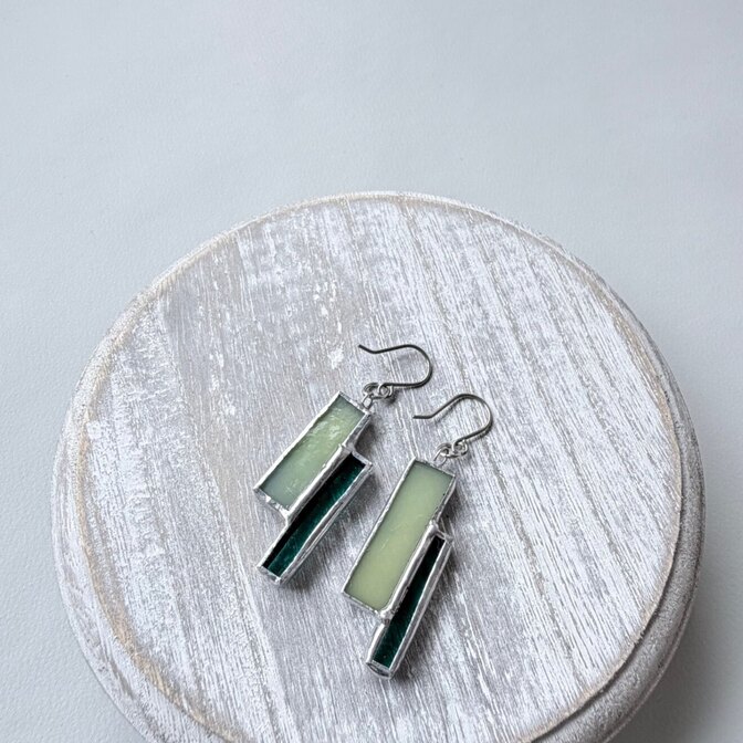 Parallel｜ステンドグラスピアス
【ハンドメイド】