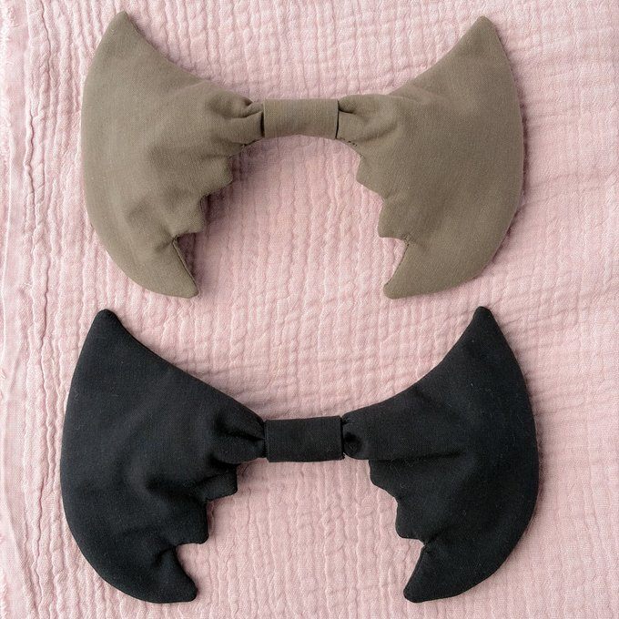 【ハンドメイド】ハロウィン🎃コウモリの羽スタイ｜360°ベビースタイ 仮装・ハロウィンコスチューム