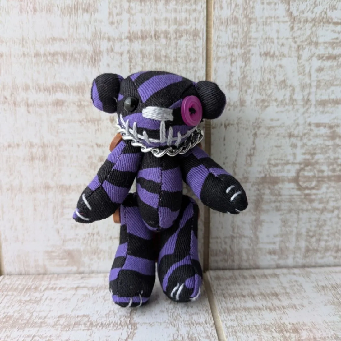 【ハロウィン】デビルベアブローチ（１０ｃｍ）