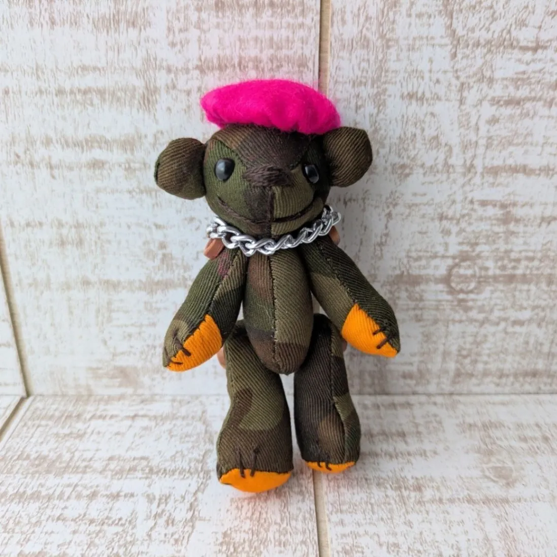カモフラ柄テディベアブローチ（１０ｃｍ）