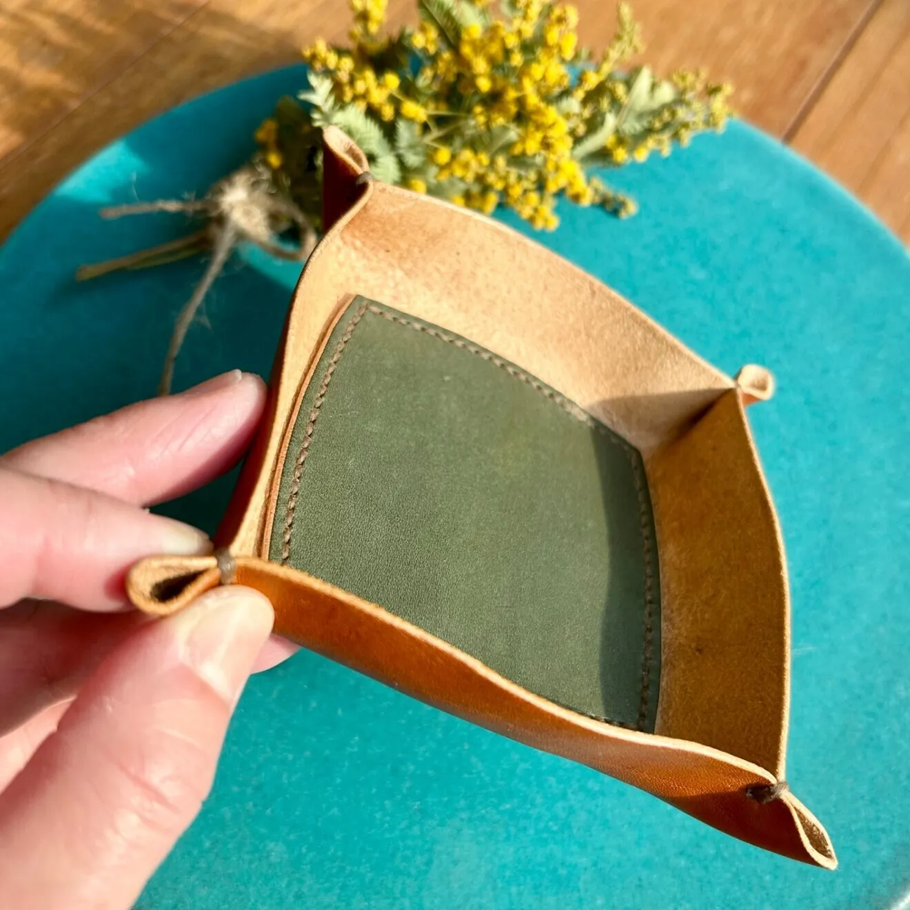 【ハンドメイド】キャメル×カーキの本革トレイ
