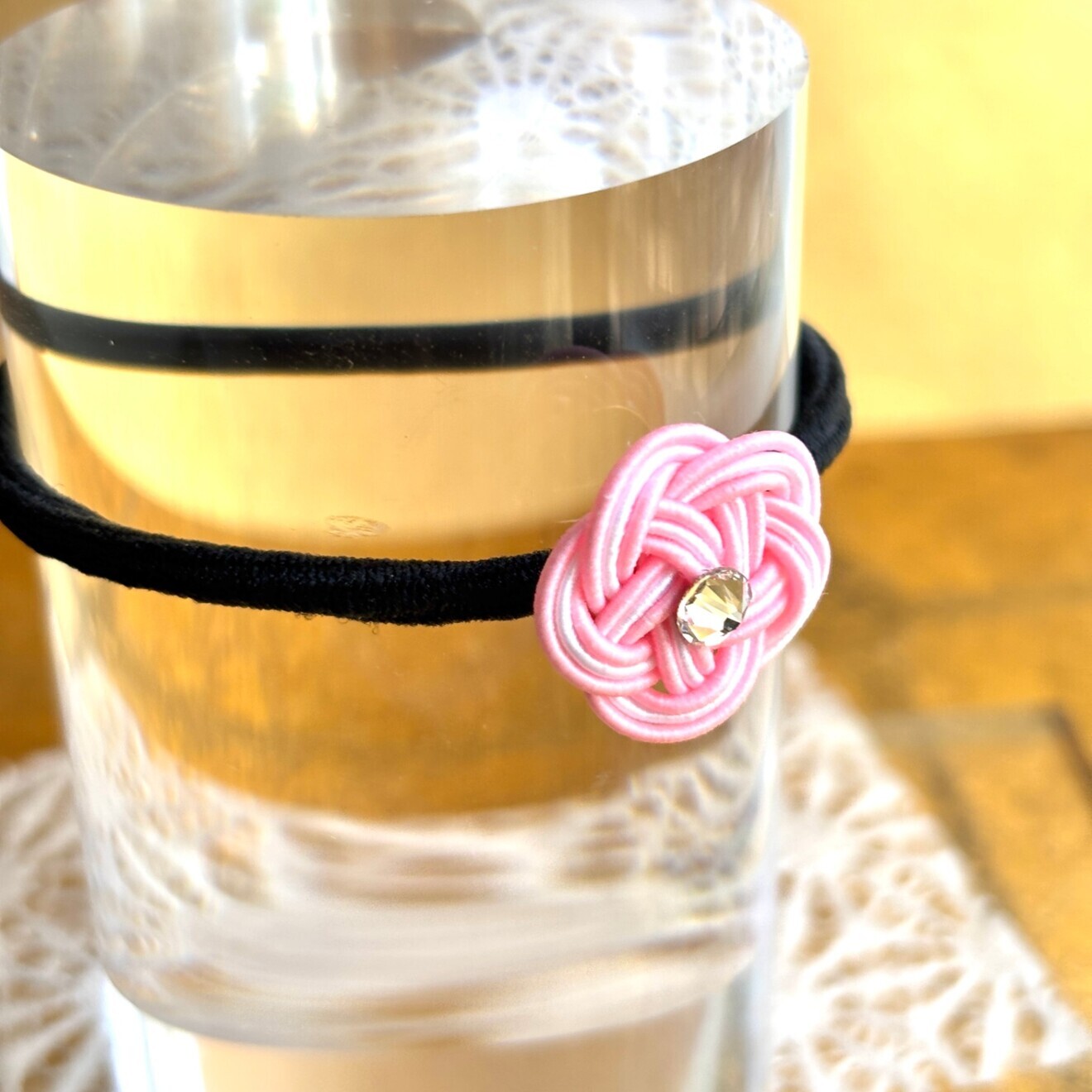 水引 梅結び ヘアゴム 淡いピンク×白｜ハンドメイド パーツ選択可