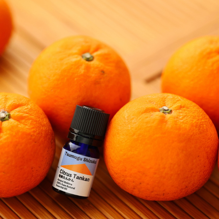 皮をむいた瞬間の甘酸っぱさ🍊薬剤師手づくりの奄美たんかん精油3ml