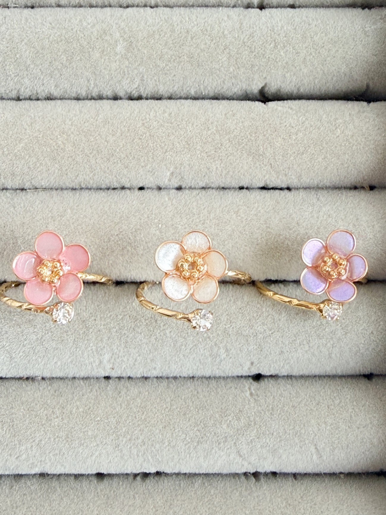 【ハンドメイド】小さな一輪の花の指輪＊ワイヤーフラワーリング（フリーサイズ）
