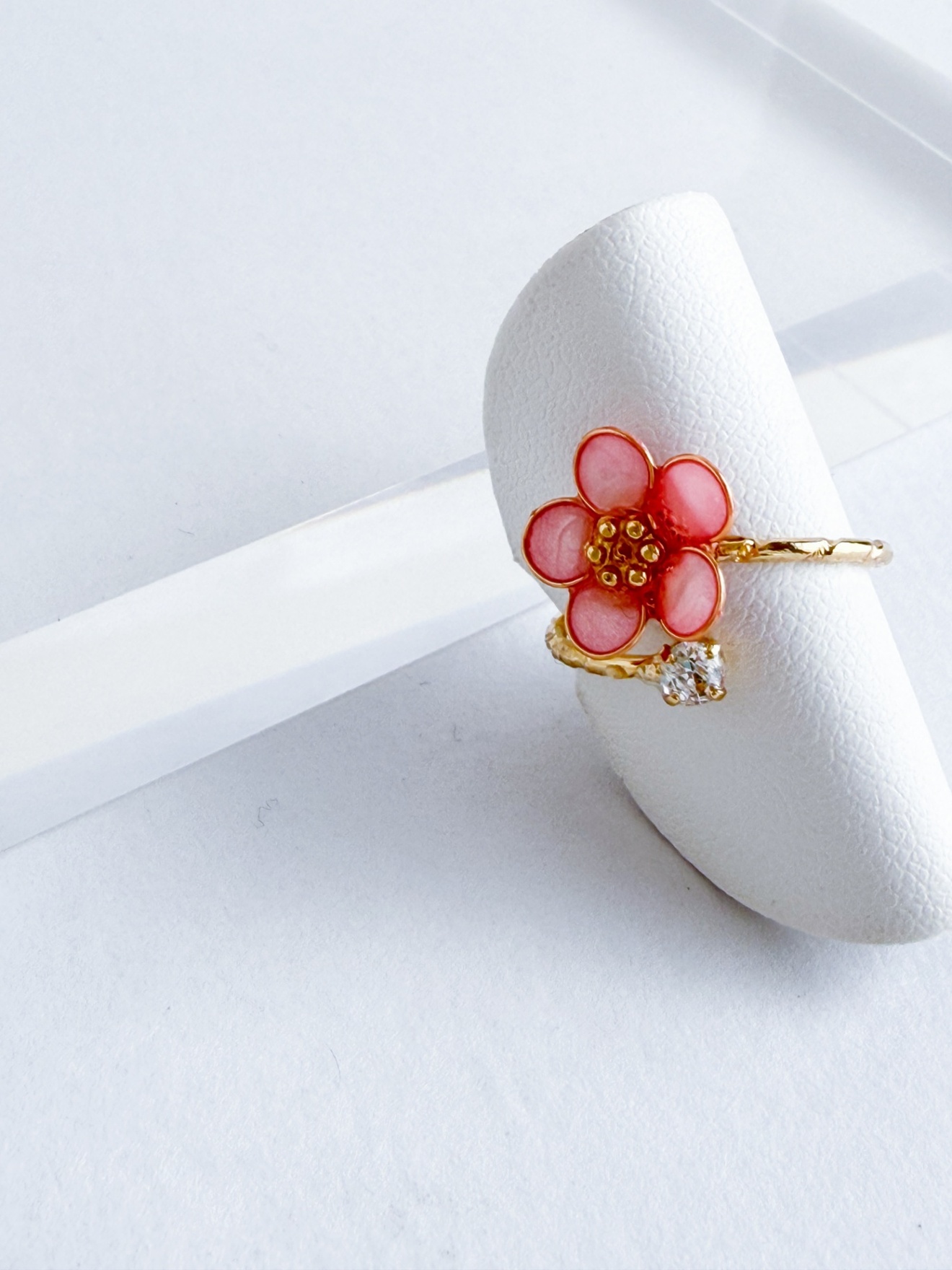 【ハンドメイド】小さな一輪の花の指輪＊ワイヤーフラワーリング（フリーサイズ）