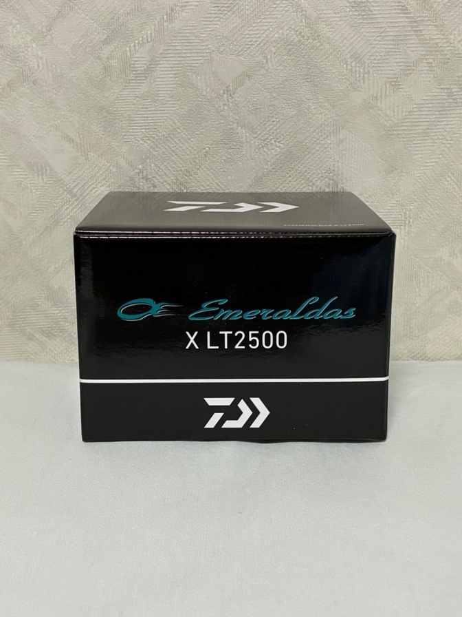 【新品】ダイワ 24エメラルダス X LT2500 スピニングリール