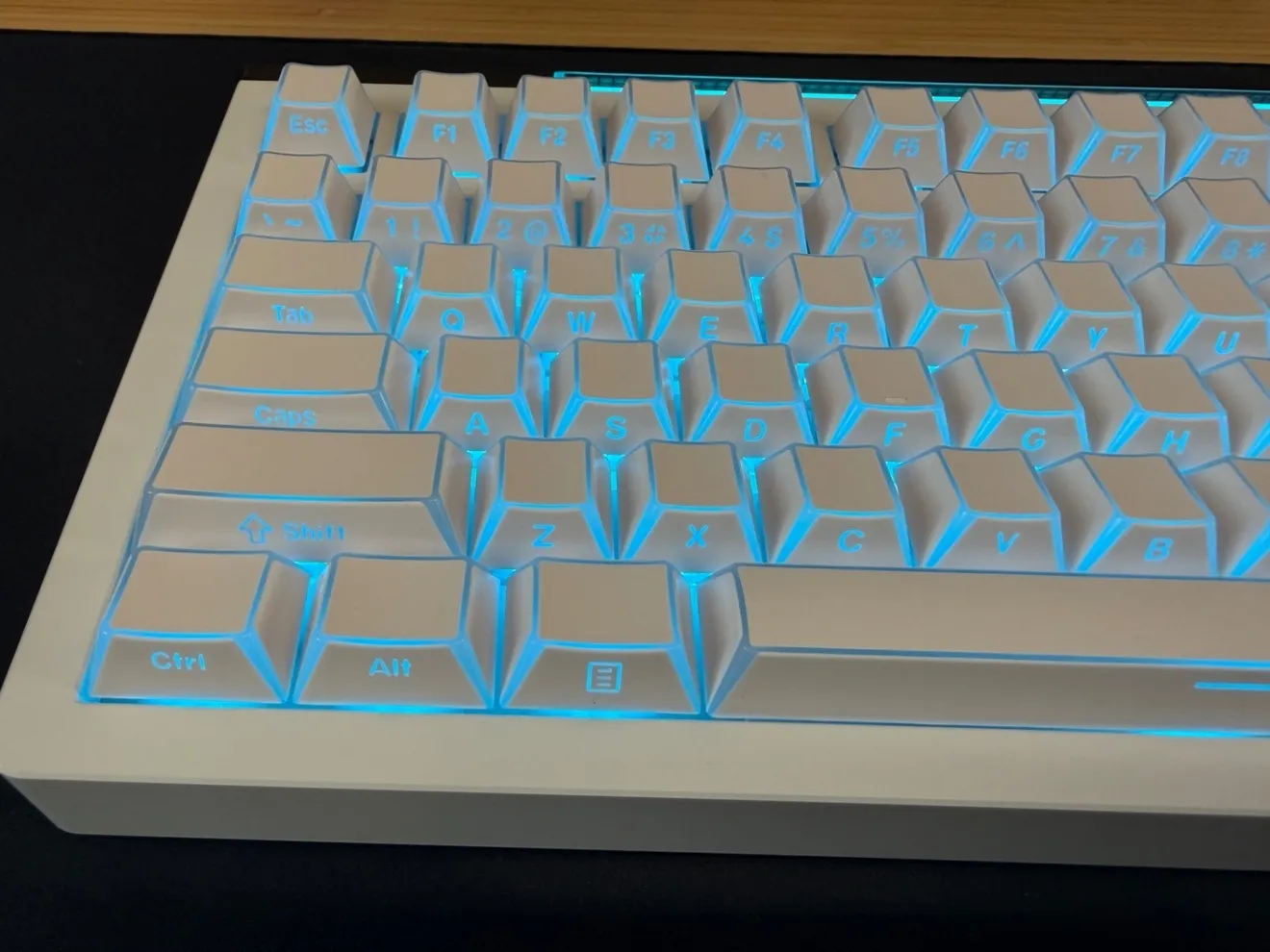 EPOMAKER GLOW75 Creamy Jade RGB液晶 アルミ 白