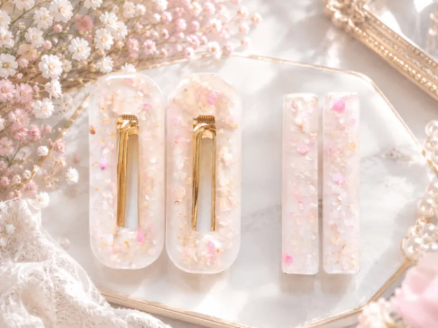 【ハンドメイド】花びら入りレジンヘアクリップ 4個セット