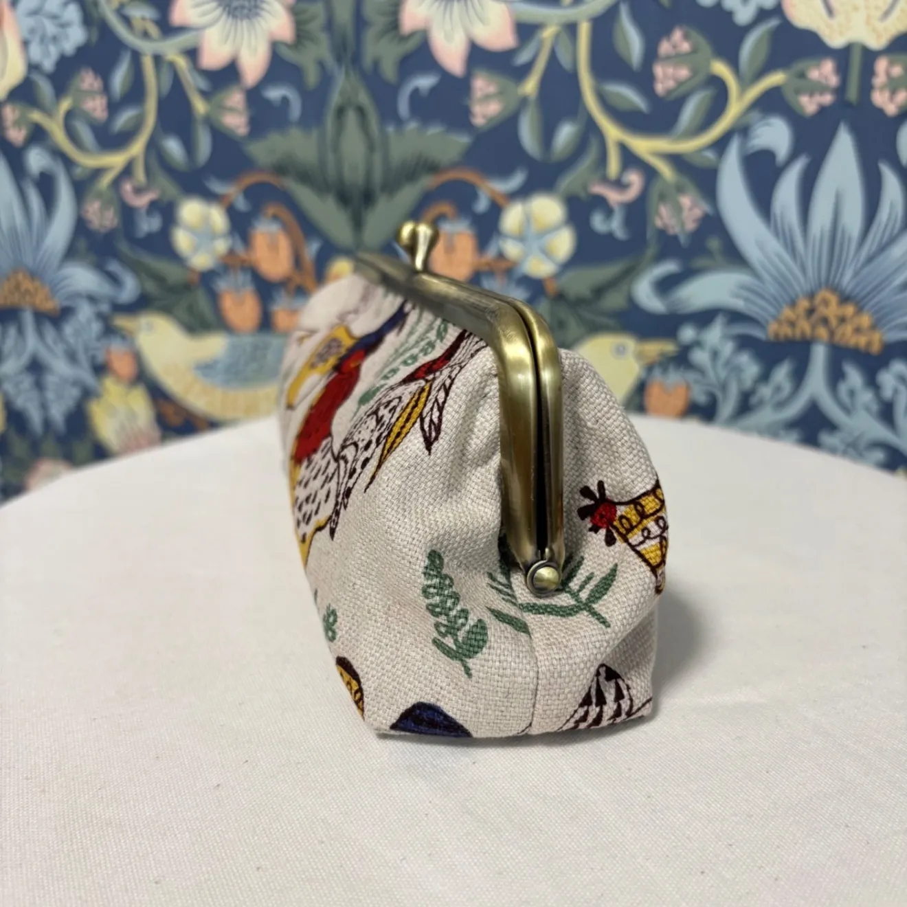 【ハンドメイド】鳥柄のがま口ペンケース｜ベージュ