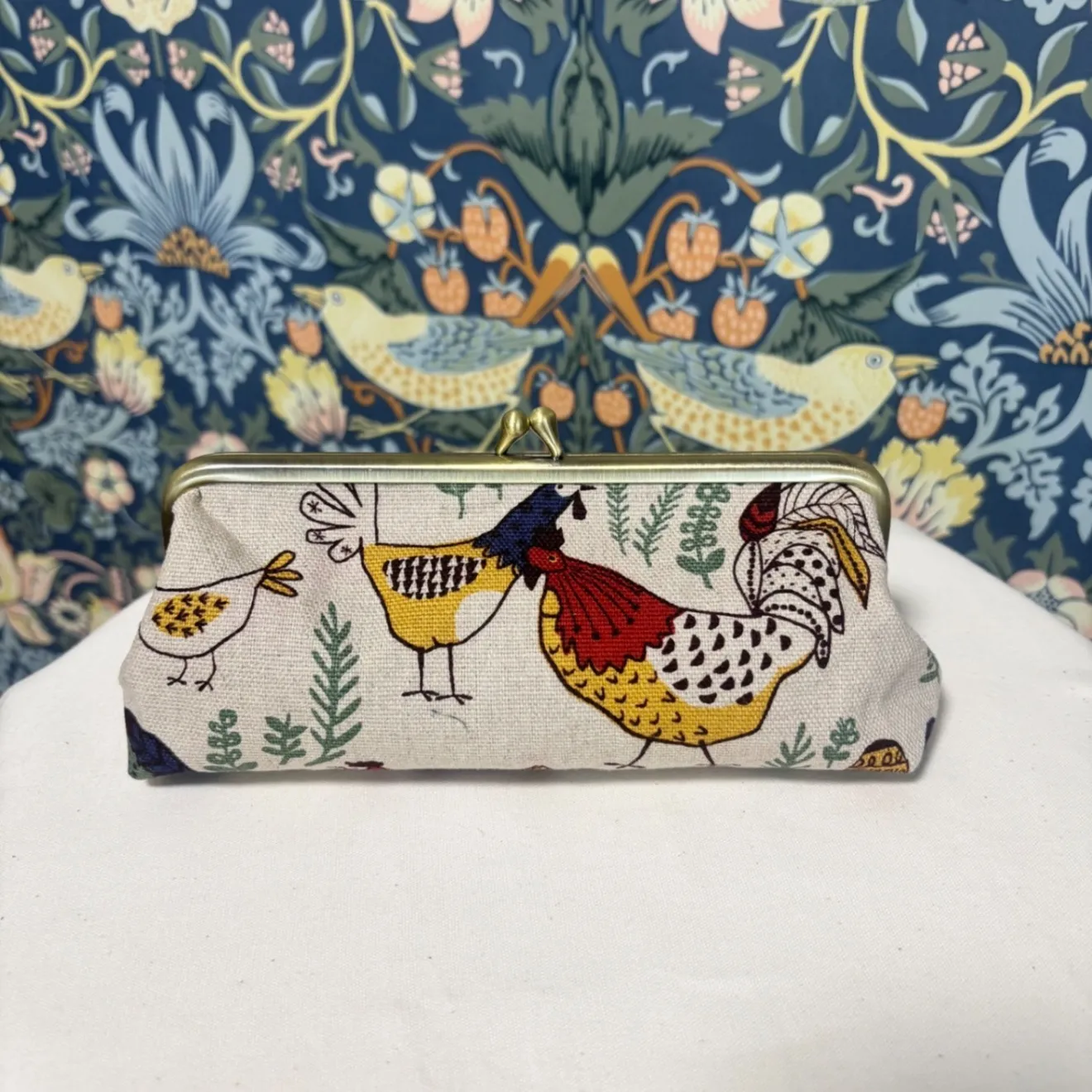 【ハンドメイド】鳥柄のがま口ペンケース｜ベージュ