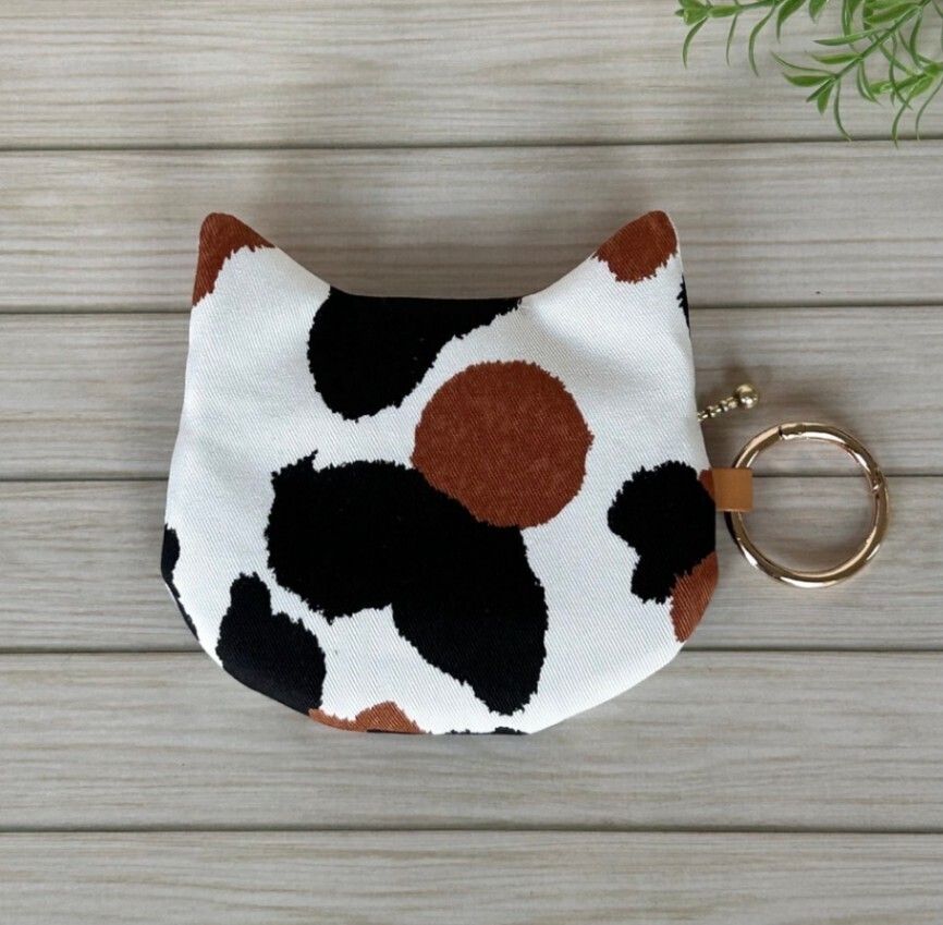 【ハンドメイド】猫耳ぺたんこポーチ　三毛猫柄　ナチュラル　手のひらサイズ　