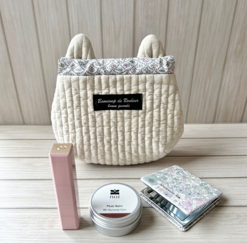 【ハンドメイド】猫バネポーチ　ヌビ×リバティ＜ミナ ペルホネンForest Wave＞ライトベージュ