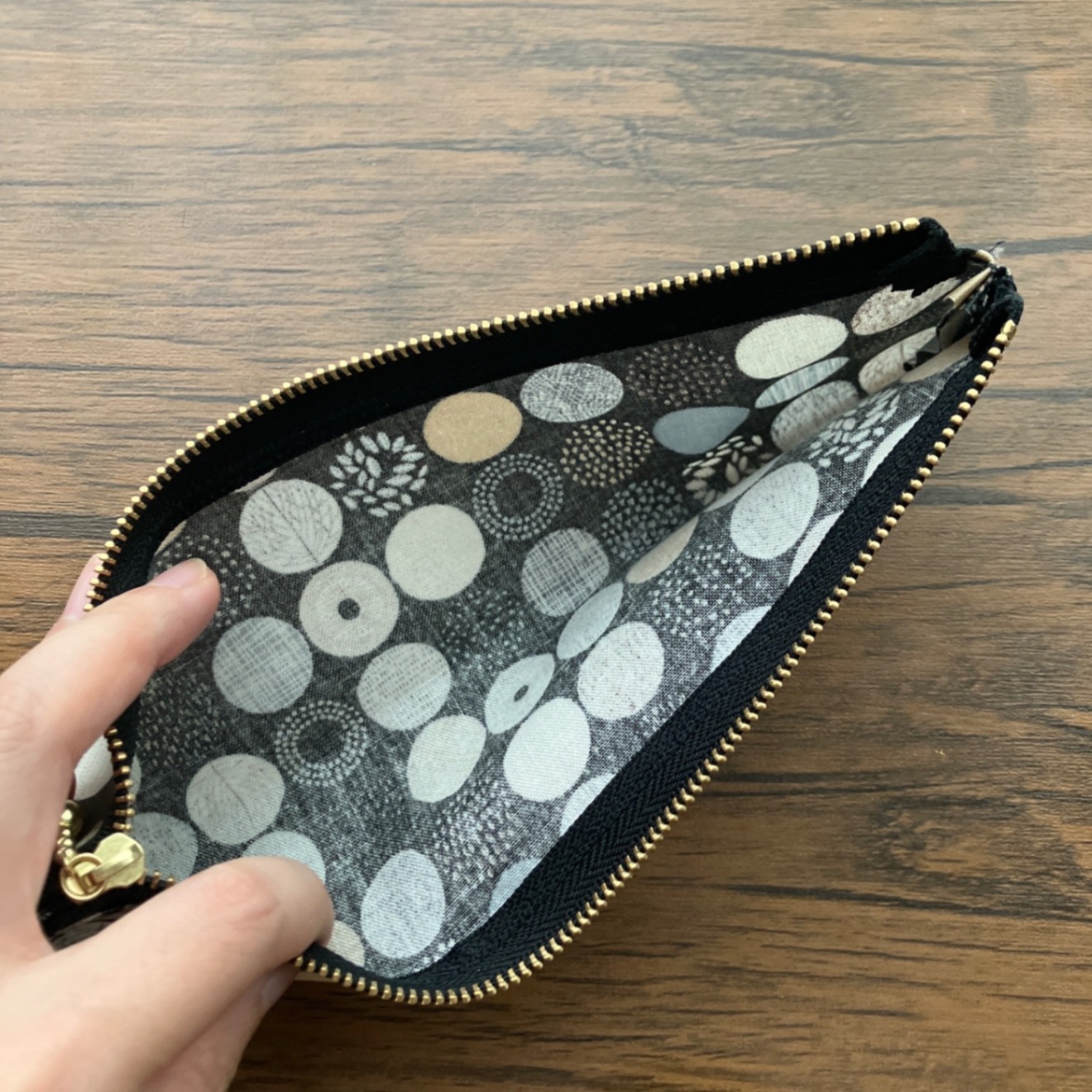 ハンドメイド　軽くてスリムなラミネートペンケース