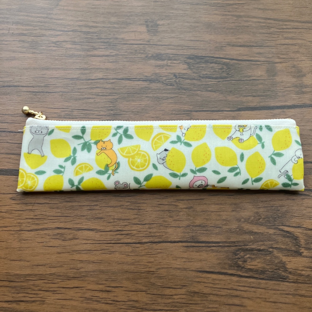 ハンドメイド　軽くてスリムなラミネートペンケース
