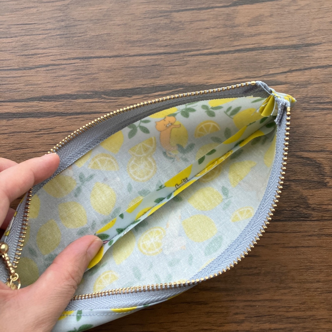 ハンドメイド　軽くてスリムなラミネートペンケース