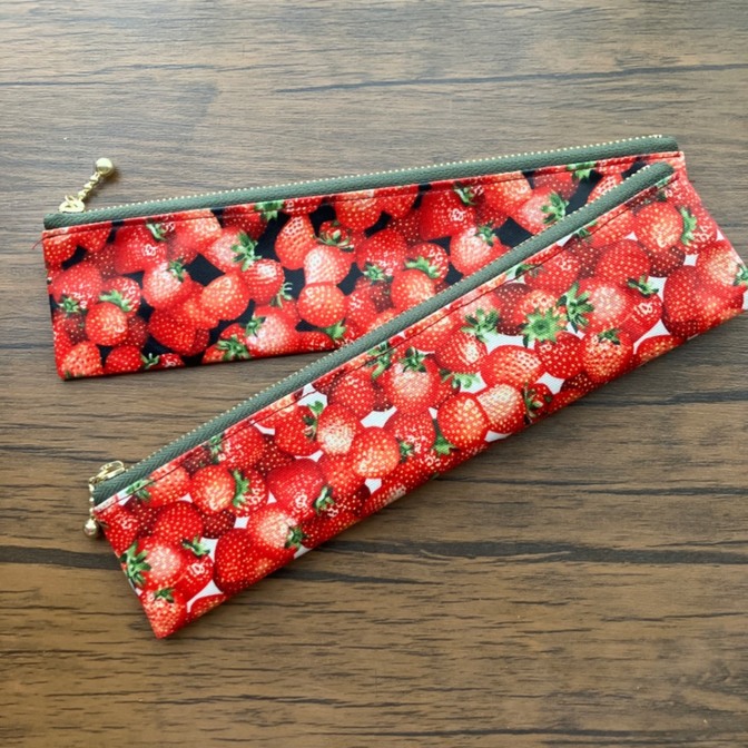 ハンドメイド　軽くてスリムなラミネートペンケース
