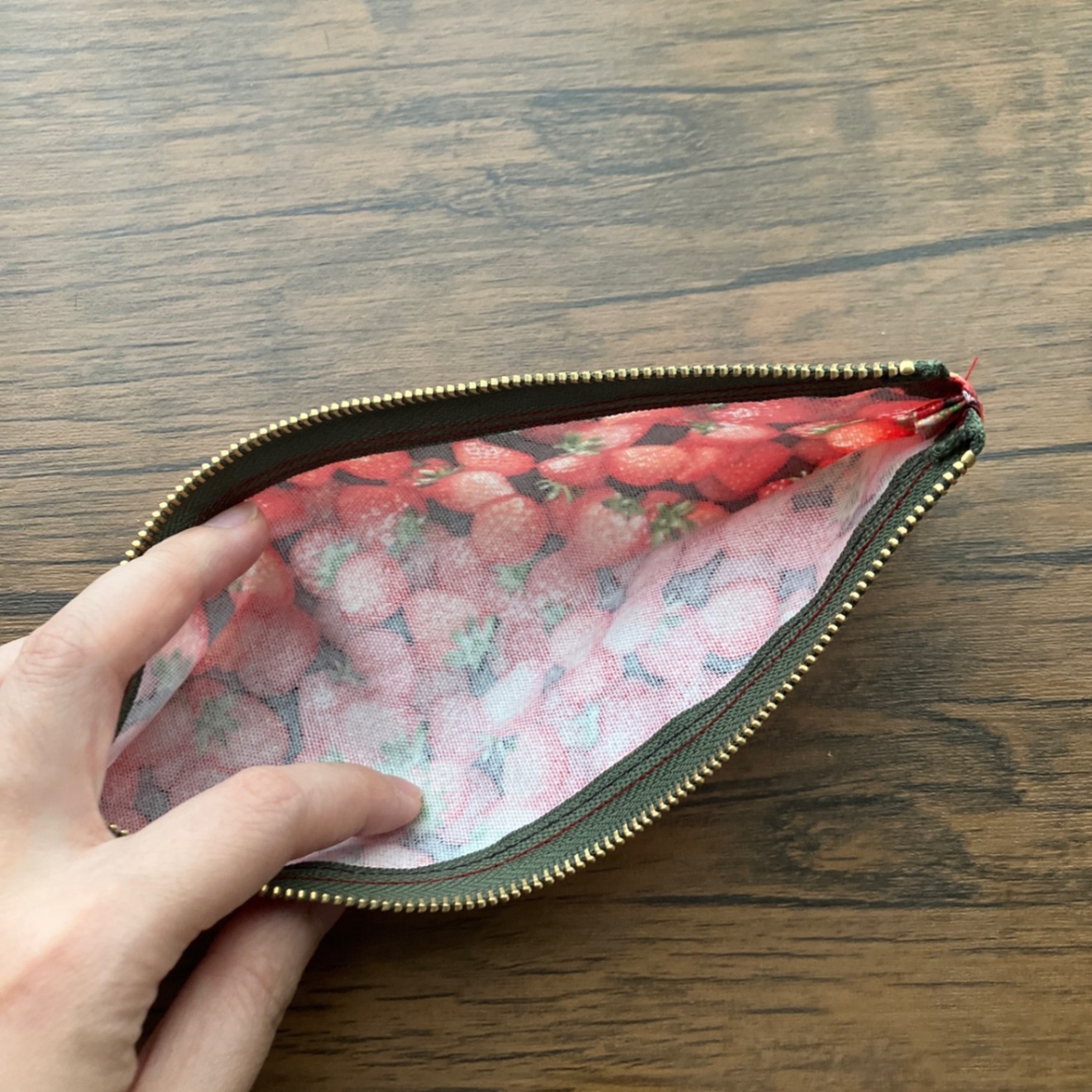 ハンドメイド　軽くてスリムなラミネートペンケース