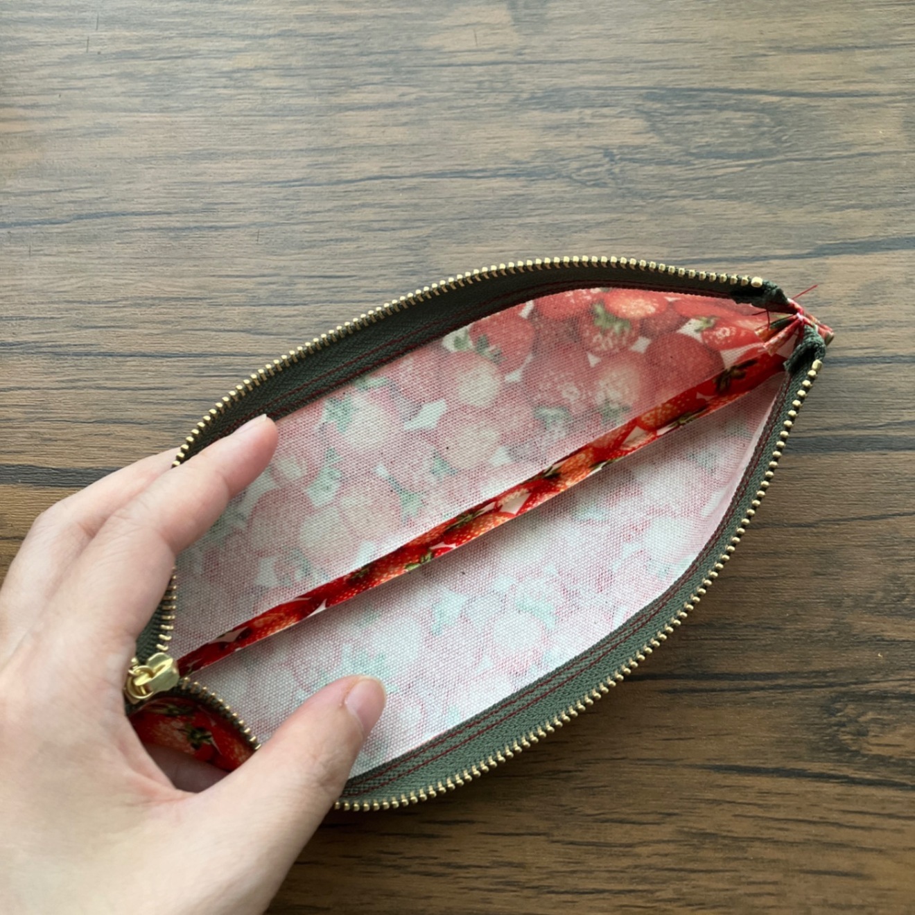 ハンドメイド　軽くてスリムなラミネートペンケース