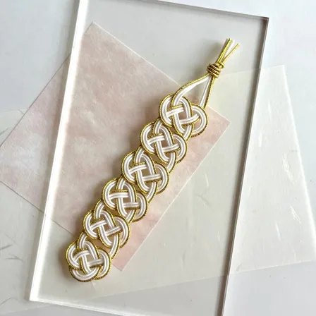 水引しおり 白×ゴールド｜連続あわじ結び｜ハンドメイド