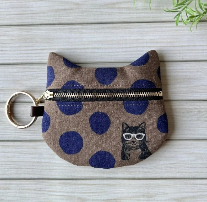 【ハンドメイド】猫耳ぺたんこポーチ　サングラスキャット　ブラウン×ネイビー　手のひらサイズ