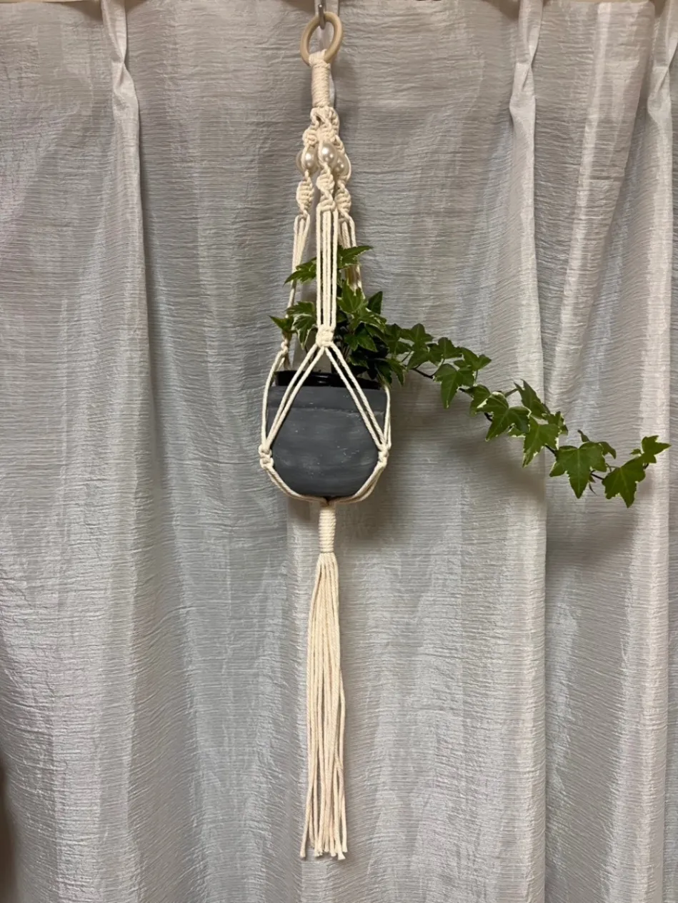 マクラメ プラントハンガー 
パール調ビーズ付き 70cm ハンドメイド