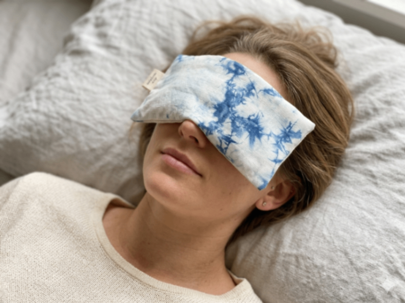 心地よく、ぐっすり眠るための玄米カイロ｜アイピロー・温活・リラックス・自然素材（カバー：藍染①）