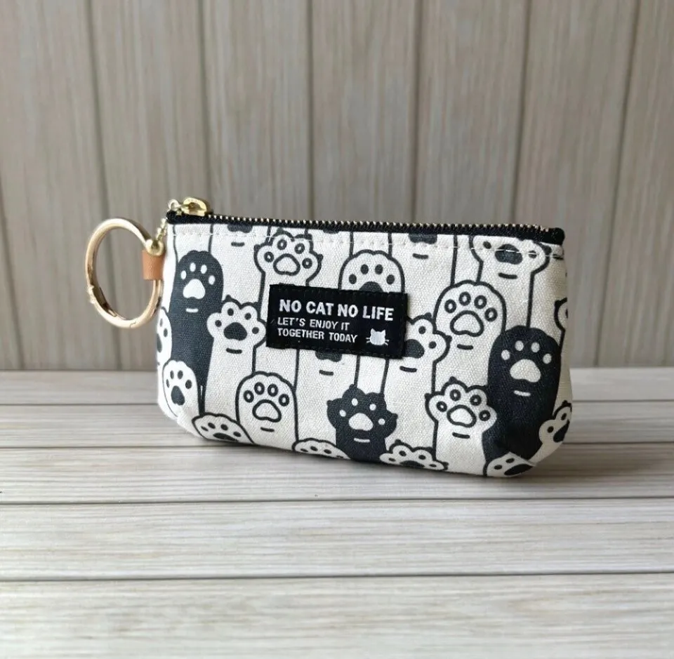 【ハンドメイド】ころりんmini 　猫の手　モノトーン　手のひらサイズ　12cmファスナー