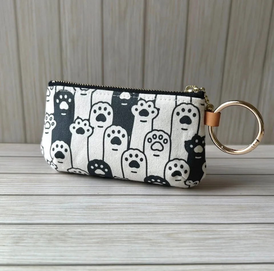 【ハンドメイド】ころりんmini 　猫の手　モノトーン　手のひらサイズ　12cmファスナー