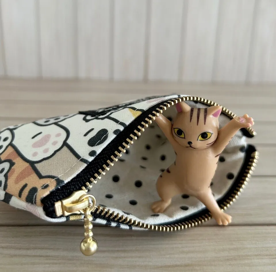 【ハンドメイド】ころりんmini 　猫の手　 カラフル　手のひらサイズ　12cmファスナー
