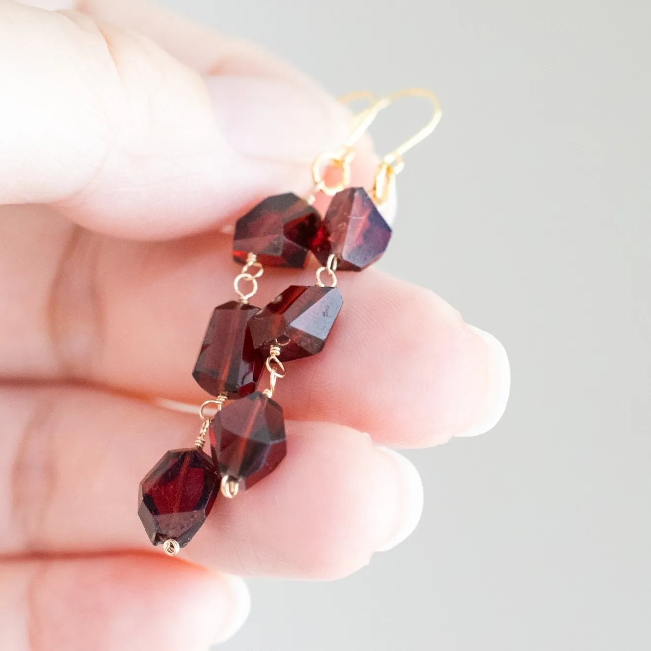 【ハンドメイド】ガーネット ランダムカット ピアス