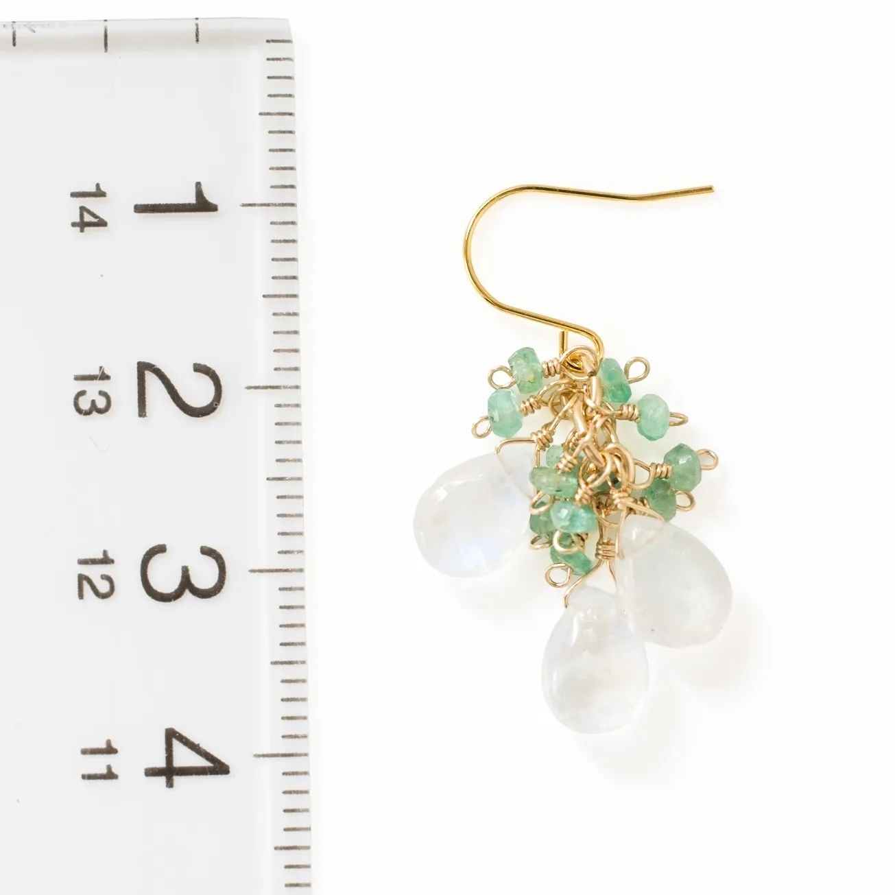 【ハンドメイド】エメラルド ブルームーンストーン 戯れピアス