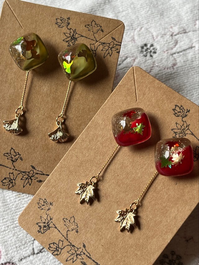 イチョウ⭐️もみじ🍁チャームのピンピアス【リベポ払い歓迎🎉】