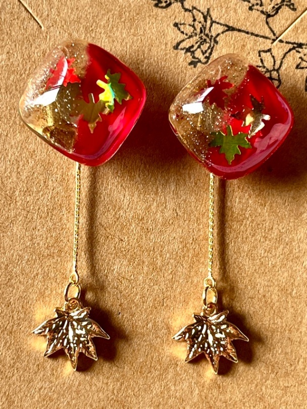 イチョウ⭐️もみじ🍁チャームのピンピアス【リベポ払い歓迎🎉】