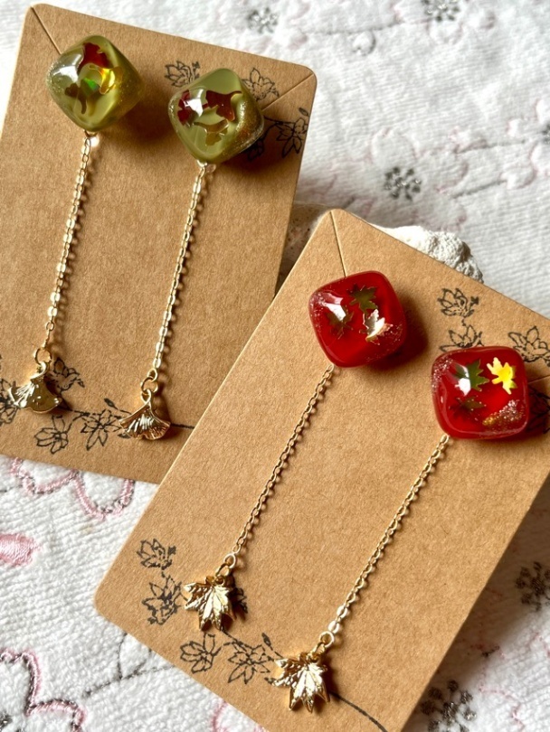 イチョウ⭐️もみじ🍁チャームのピンピアス【リベポ払い歓迎🎉】