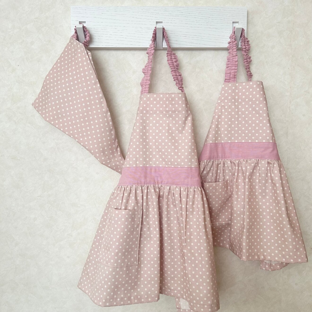 【95】ギャザーピンク水玉☆子供 キッズ エプロン&三角巾＆巾着袋