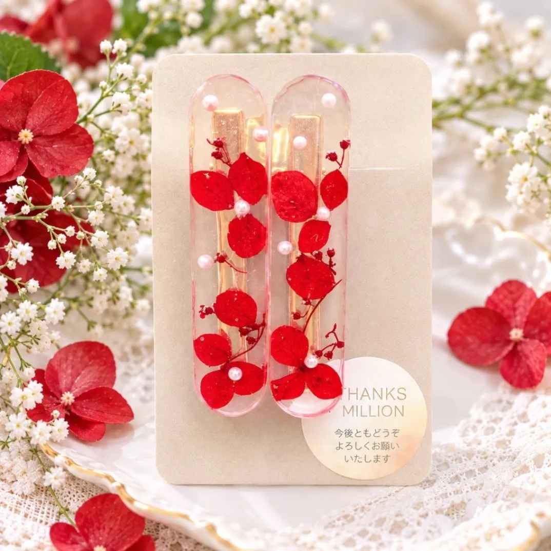 【ハンドメイド】赤い紫陽花のレジンヘアクリップ 2個セット