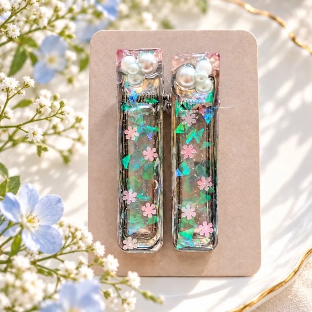 【ハンドメイド】七色 レジンヘアクリップ 2個セット