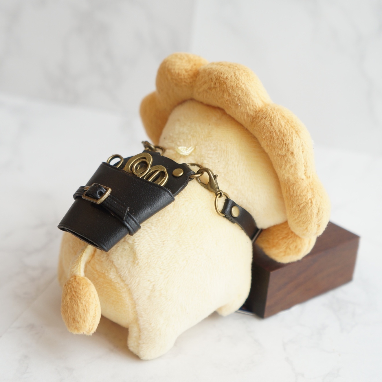 ミニシザーケース（本革）　ミニぬいぐるみ用。美容師さんや、ミニチュア好きさんへ。