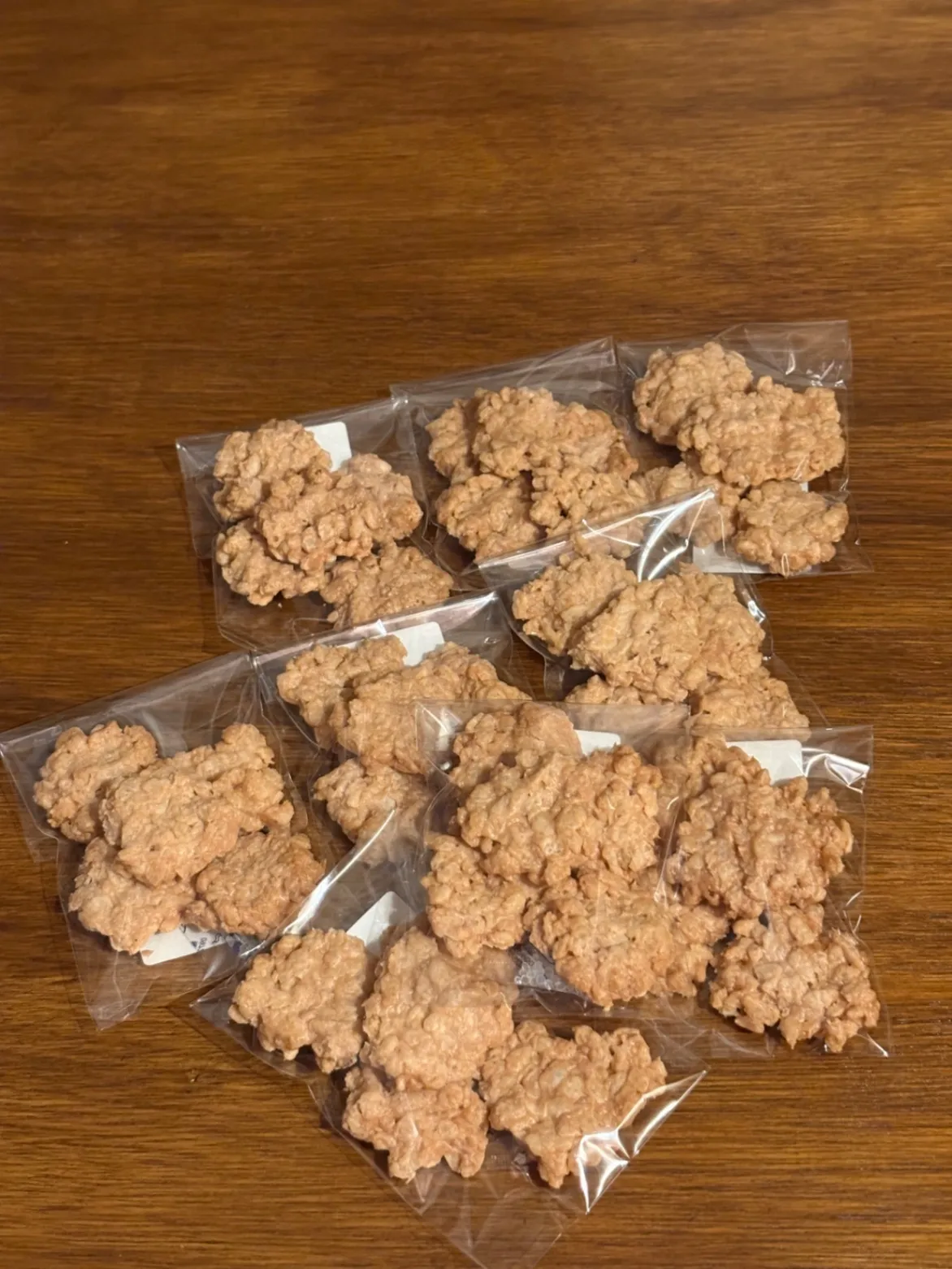 ザクザク香ばしい♡玄米フレーククッキー😋
小麦粉、卵、乳製品不使用の優しい甘さのクッキーです