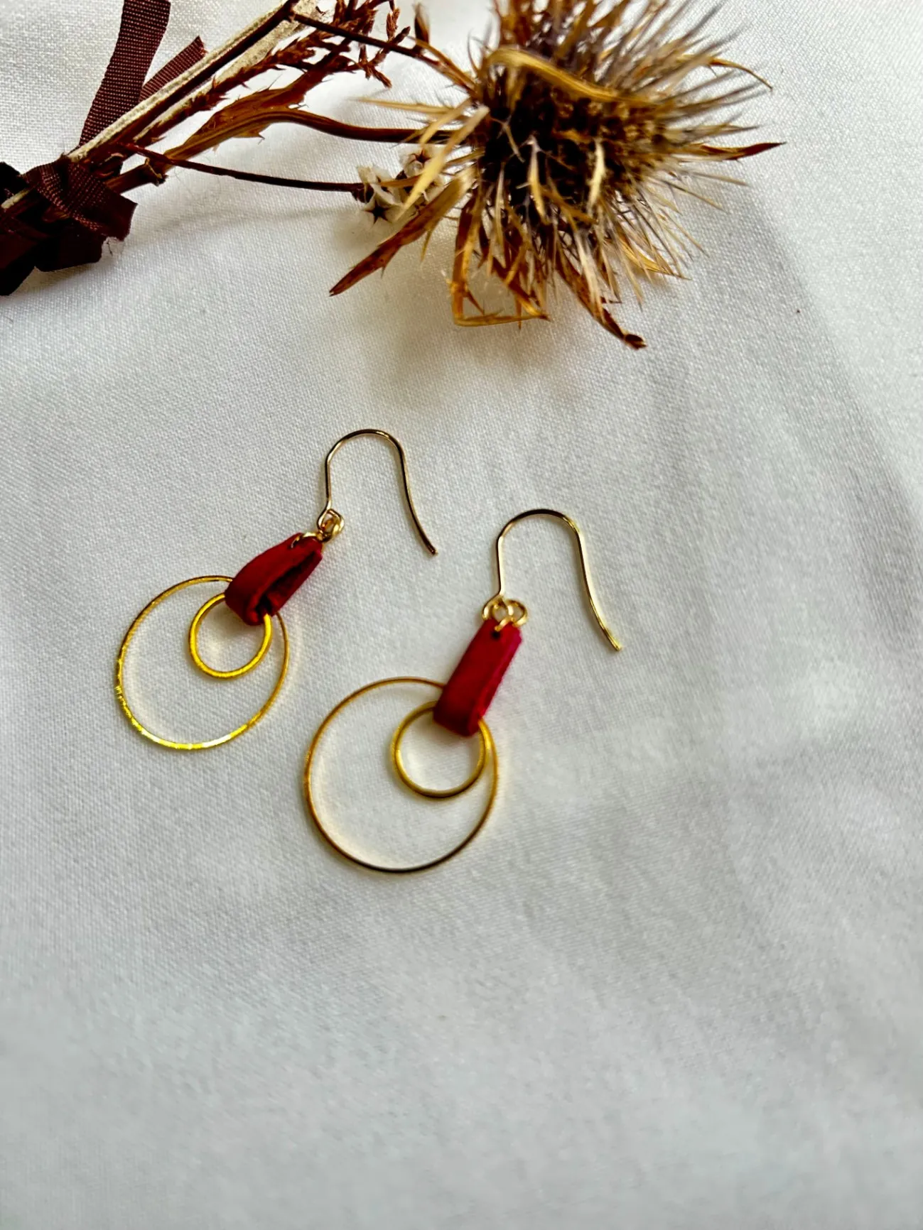 【ハンドメイド】本革×ゴールドリングのピアス ピンク