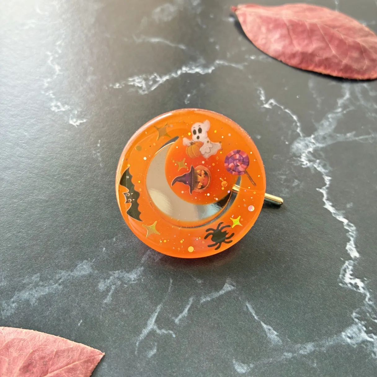 三日月とハロウィンパーティー ポニーフック 三日月 おばけ かぼちゃ オレンジ レジン 