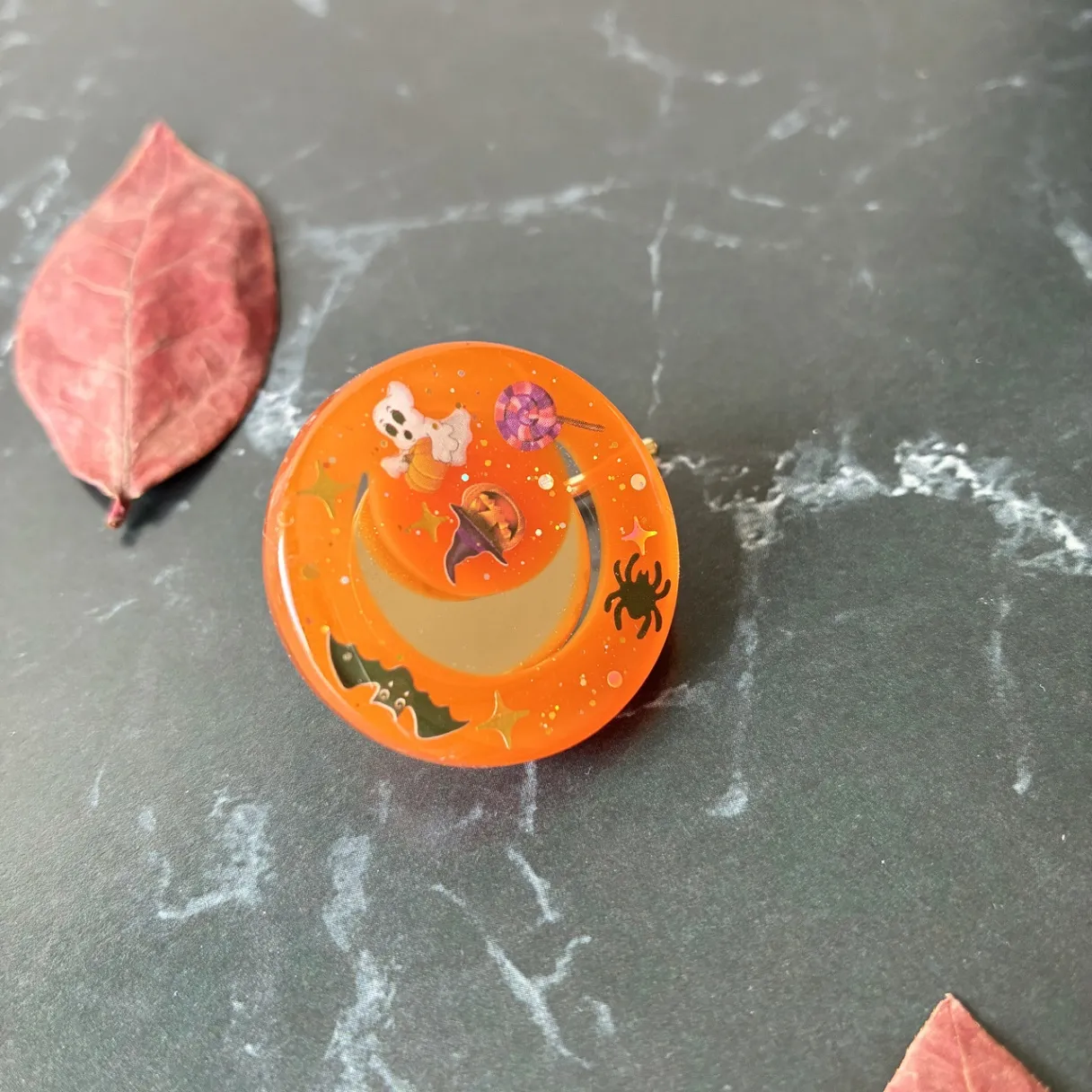 三日月とハロウィンパーティー ポニーフック 三日月 おばけ かぼちゃ オレンジ レジン 