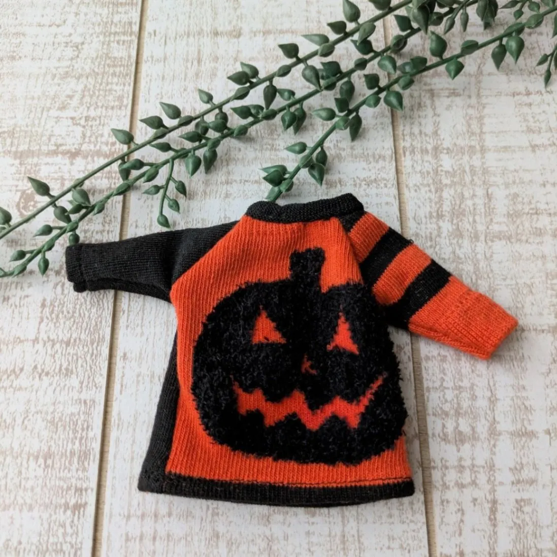 ハロウィン風長袖Tシャツ（ブライスアウトフィット）