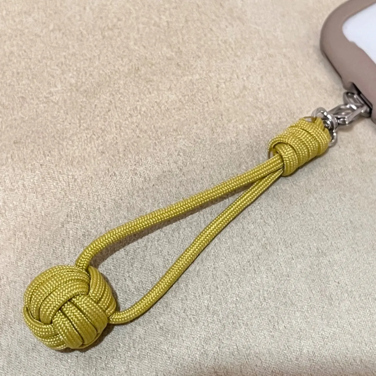 🌿 パラコード スマホショルダーストラップ「小さなきっかけ」オレンジ×カーキ×ベージュ迷彩